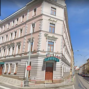 4* Otel Carlton