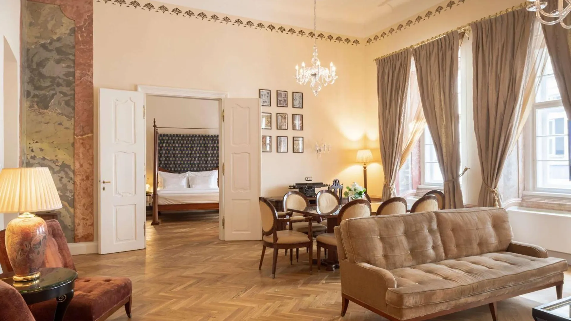 *****  Hotel The Mozart Praha Česká republika