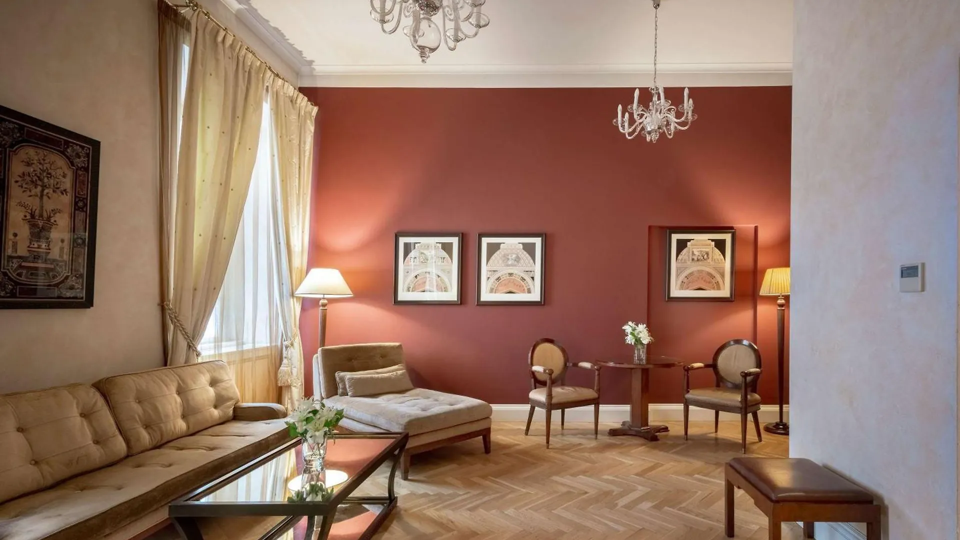 Hotel The Mozart Praha 5*,