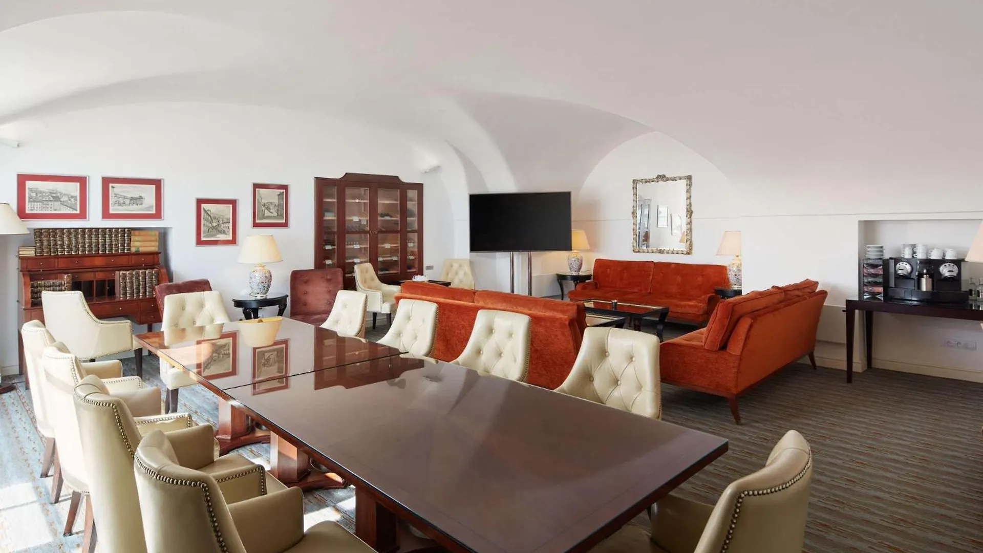 Hotel The Mozart Praha 5*,