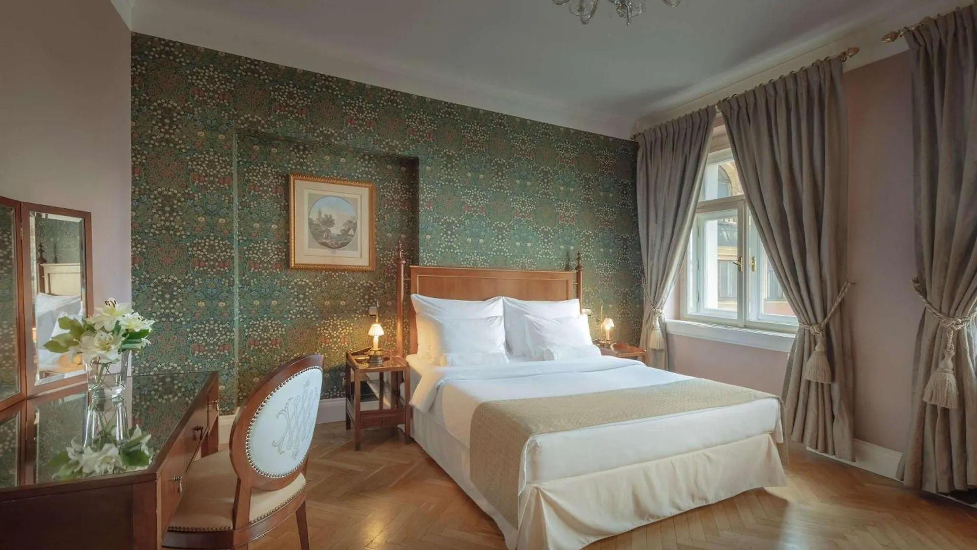 *****  Hotel The Mozart Praga República Checa