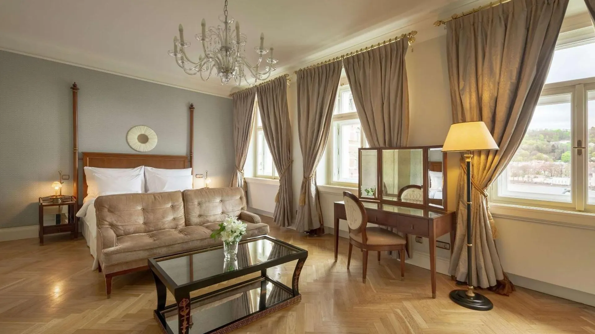 *****  Hotel The Mozart Praga República Checa